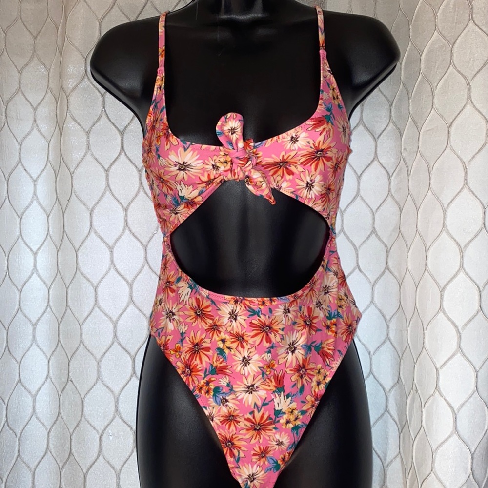 1 piece swimsuit